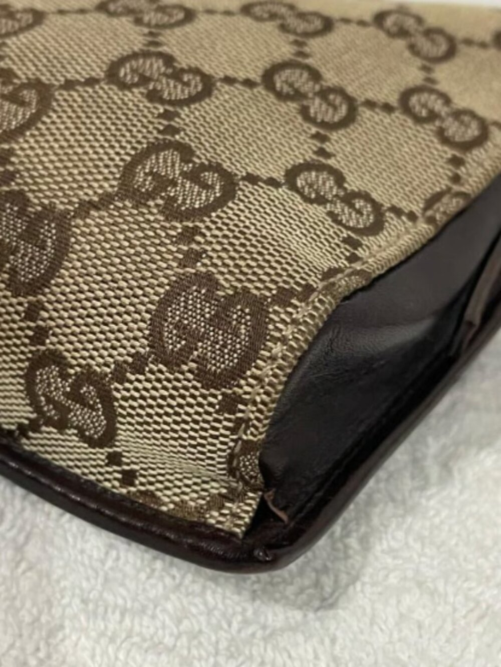 GG canvas crossbody - Picture 10 of 11